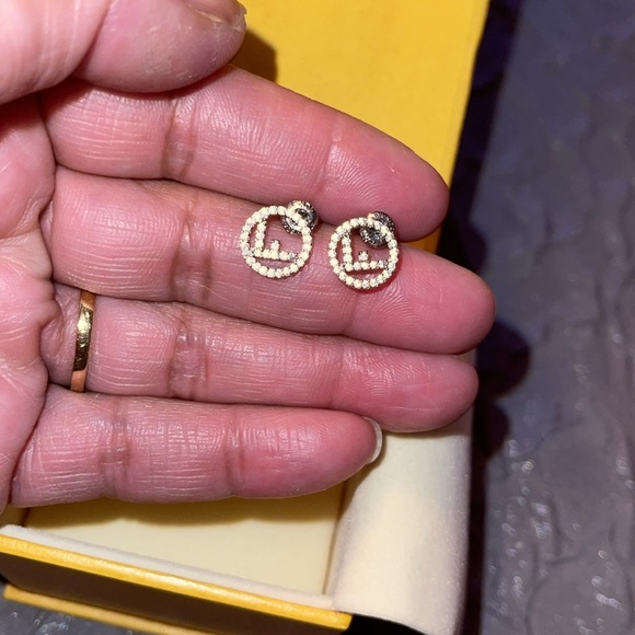 Preloved Fendi earrings excellent condition in silver very shiny . - Picture 2 of 7
